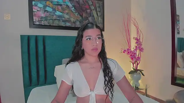 Snapshot of LeaahCarter chatting on September 30, 2025, 6:14 pm LeaahCarter online show from September 30, 2025, 6:14 pm