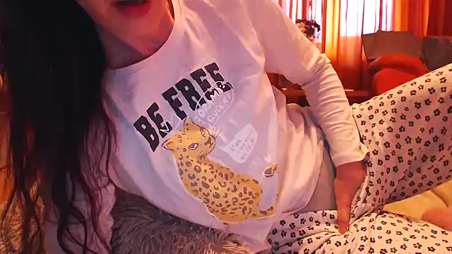 LovelyAndraGirl online show from March 18, 2026, 7:11 am