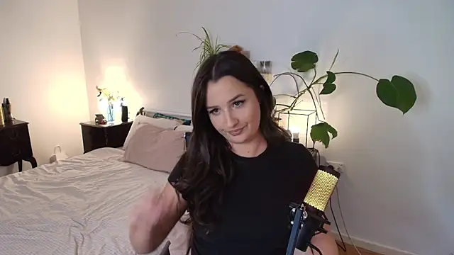 Lenas Room online show from March 25, 2026, 6:35 am