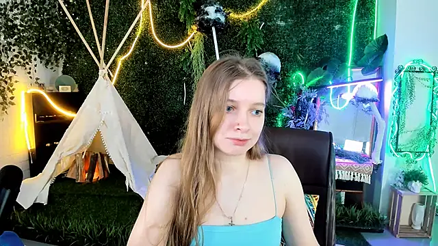 MayaSinabon online show from October 12, 2025, 9:10 am