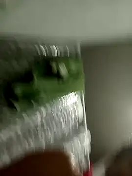 Snapshot of Cheostrip chatting on September 8, 2025, 6:18 pm Cheostrip online show from September 8, 2025, 6:18 pm