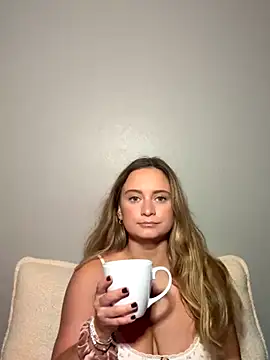 Sophie Raegan online show from October 6, 2025, 2:29 pm