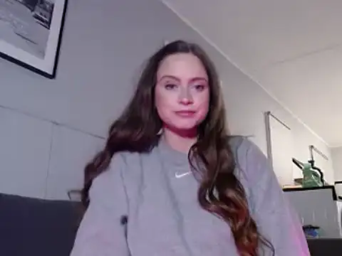 Sophie Raegan online show from March 10, 2025, 10:18 am