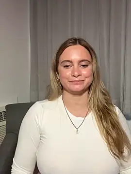 Sophie Raegan online show from April 7, 2026, 2:08 pm