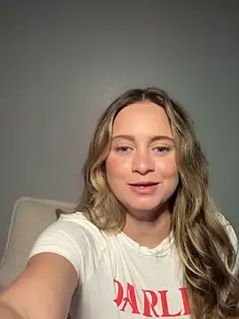 Sophie Raegan online show from October 22, 2025, 3:00 pm