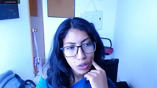 sofia rosse4 online show from February 5, 2026, 7:10 pm