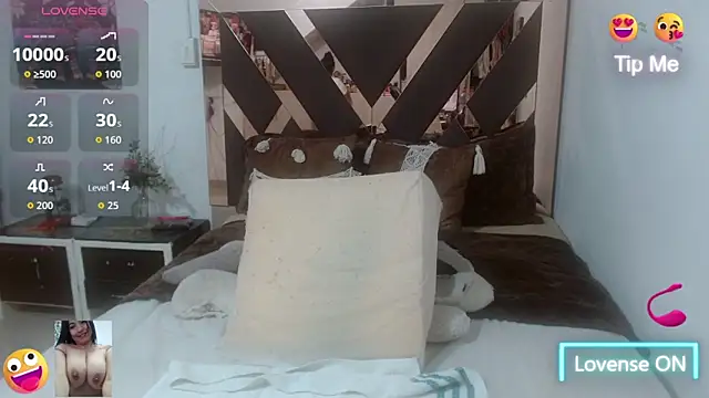 lindaesmeralda online show from October 16, 2025, 11:46 pm