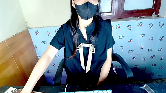   Saphia   online show from October 19, 2025, 2:42 pm