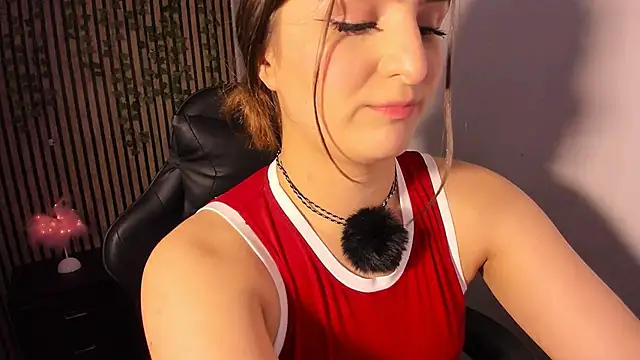 sofia 44 online show from May 15, 2026, 9:02 pm