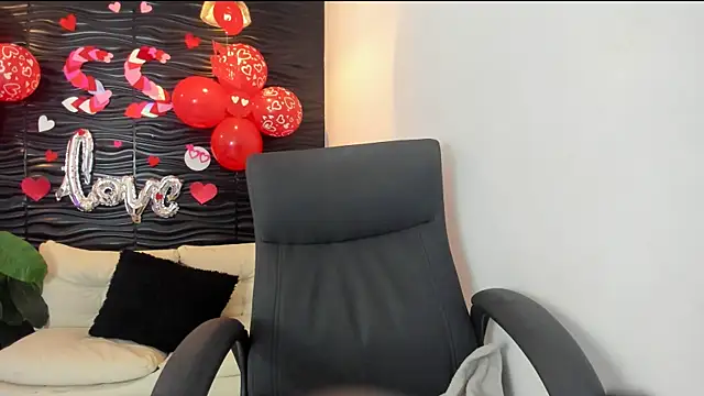 sofia 44 online show from February 14, 2026, 2:06 pm