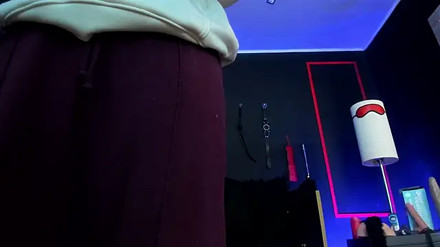 CharlotteScotte online show from December 15, 2025, 12:00 pm