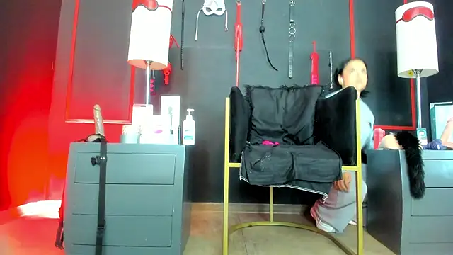 CharlotteScotte online show from December 17, 2025, 11:37 am