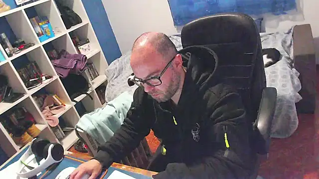 Snapshot of ravingr4d4 chatting on February 5, 2026, 12:01 pm ravingr4d4 online show from February 5, 2026, 12:01 pm