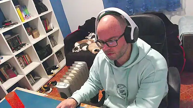 Snapshot of ravingr4d4 chatting on December 21, 2025, 10:54 pm ravingr4d4 online show from December 21, 2025, 10:54 pm