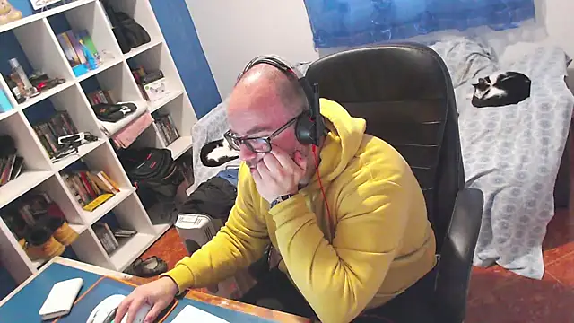 Snapshot of ravingr4d4 chatting on February 4, 2026, 11:49 am ravingr4d4 online show from February 4, 2026, 11:49 am