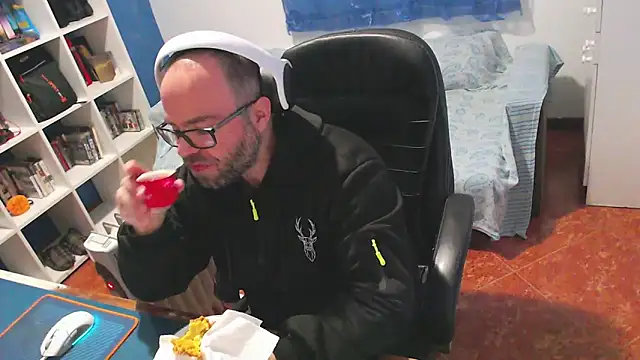 Snapshot of ravingr4d4 chatting on February 15, 2026, 5:01 pm ravingr4d4 online show from February 15, 2026, 5:01 pm