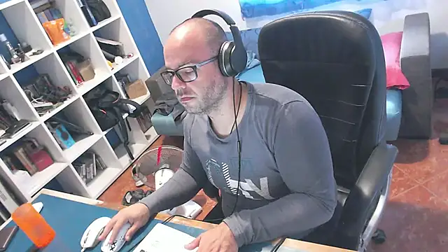 Snapshot of ravingr4d4 chatting on September 12, 2025, 9:31 am ravingr4d4 online show from September 12, 2025, 9:31 am