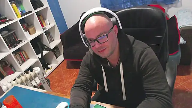 Snapshot of ravingr4d4 chatting on December 17, 2025, 10:15 pm ravingr4d4 online show from December 17, 2025, 10:15 pm