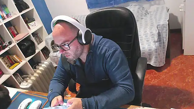 Snapshot of ravingr4d4 chatting on February 1, 2026, 9:46 pm ravingr4d4 online show from February 1, 2026, 9:46 pm