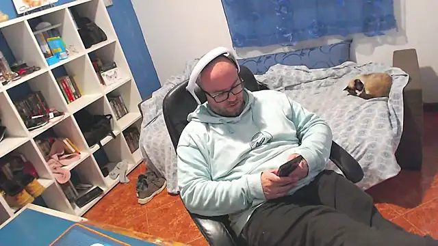 Snapshot of ravingr4d4 chatting on February 6, 2026, 12:06 am ravingr4d4 online show from February 6, 2026, 12:06 am