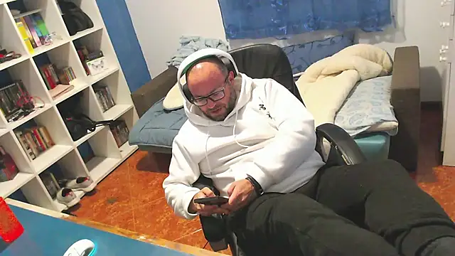 Snapshot of ravingr4d4 chatting on January 7, 2026, 11:43 pm ravingr4d4 online show from January 7, 2026, 11:43 pm