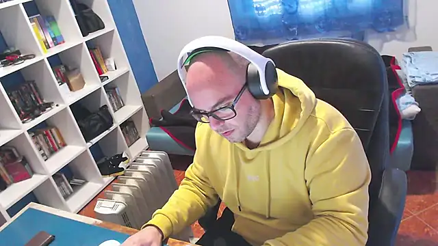 Snapshot of ravingr4d4 chatting on December 19, 2025, 11:01 am ravingr4d4 online show from December 19, 2025, 11:01 am