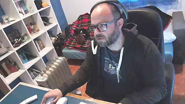 Snapshot of ravingr4d4 chatting on March 21, 2025, 9:01 am ravingr4d4 online show from March 21, 2025, 9:01 am