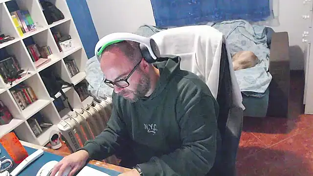 Snapshot of ravingr4d4 chatting on January 6, 2026, 10:03 pm ravingr4d4 online show from January 6, 2026, 10:03 pm