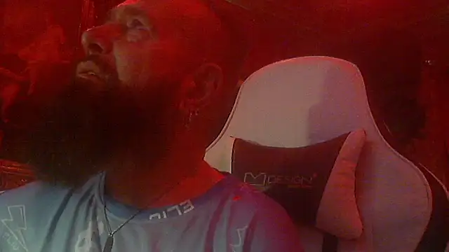 Snapshot of maseurbeardedpig chatting on August 2, 2026, 8:39 pm maseurbeardedpig online show from August 2, 2026, 8:39 pm