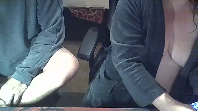 Silvia2277 online show from November 18, 2025, 8:56 pm