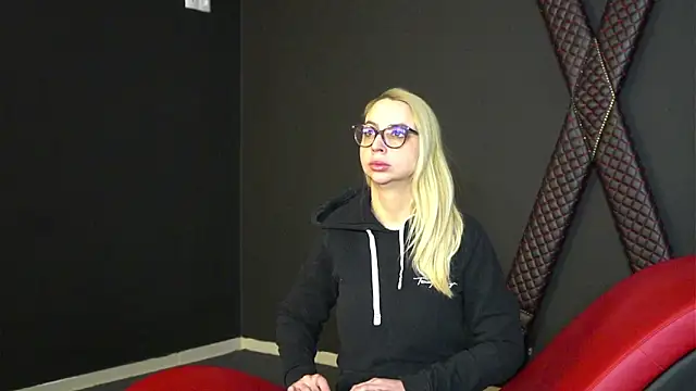 Snapshot of CelineConner chatting on February 20, 2025, 5:12 am CelineConner online show from February 20, 2025, 5:12 am