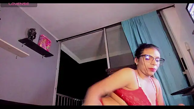 Snapshot of kaamilah chatting on March 11, 2025, 7:46 am kaamilah online show from March 11, 2025, 7:46 am
