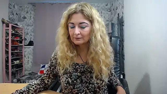 Snapshot of Helen1974 chatting on October 22, 2025, 12:37 pm Helen1974 online show from October 22, 2025, 12:37 pm