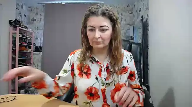 Snapshot of Helen1974 chatting on February 17, 2025, 7:04 am Helen1974 online show from February 17, 2025, 7:04 am