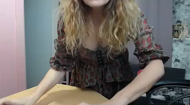 Snapshot of Helen1974 chatting on February 9, 2025, 10:54 pm Helen1974 online show from February 9, 2025, 10:54 pm