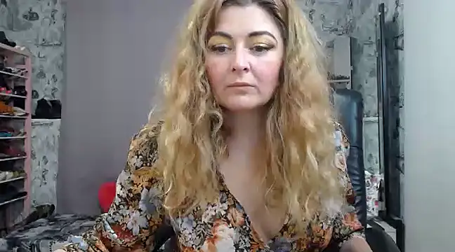 Snapshot of Helen1974 chatting on February 5, 2025, 6:59 pm Helen1974 online show from February 5, 2025, 6:59 pm