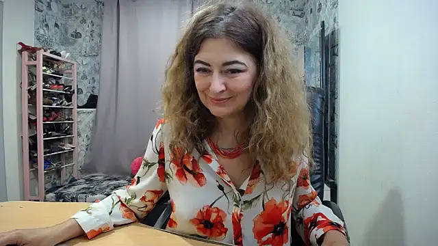 Snapshot of Helen1974 chatting on June 3, 2026, 3:51 am Helen1974 online show from June 3, 2026, 3:51 am