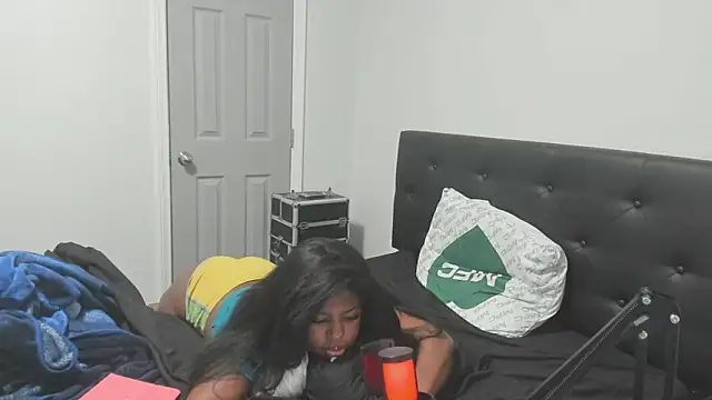 demi xoxo online show from February 3, 2026, 1:16 am