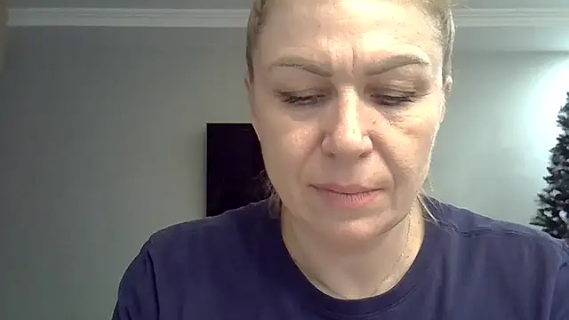 Snapshot of Alexandra-Rosee chatting on December 19, 2025, 7:05 pm Alexandra-Rosee online show from December 19, 2025, 7:05 pm