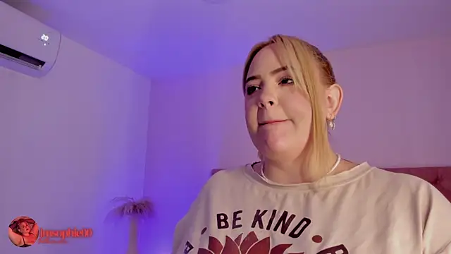 Snapshot of sophiarossee_ chatting on November 13, 2025, 12:42 pm sophiarossee online show from November 13, 2025, 12:42 pm