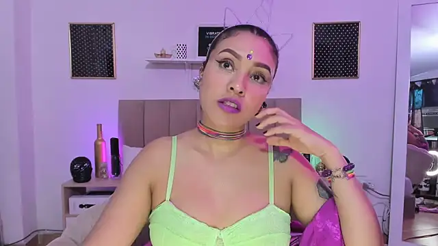 Zoe Gruber online show from October 18, 2025, 6:32 pm