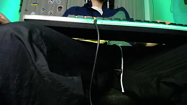 Snapshot of zacwatson_ chatting on February 12, 2025, 10:14 am zacwatson online show from February 12, 2025, 10:14 am
