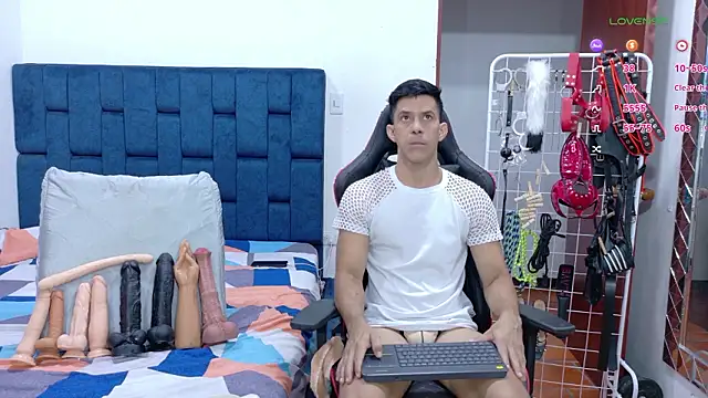 Snapshot of JoseRumbero26 chatting on February 6, 2026, 1:45 am JoseRumbero26 online show from February 6, 2026, 1:45 am