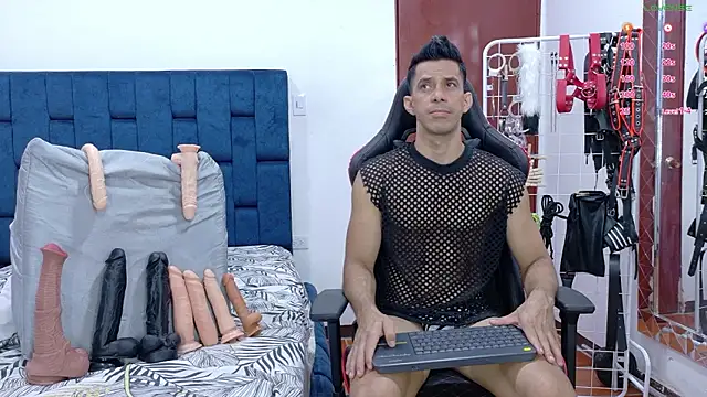 Snapshot of JoseRumbero26 chatting on February 1, 2026, 11:47 pm JoseRumbero26 online show from February 1, 2026, 11:47 pm