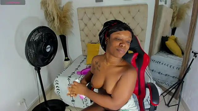 Snapshot of helena_copper_ chatting on December 1, 2025, 9:37 pm helena copper online show from December 1, 2025, 9:37 pm