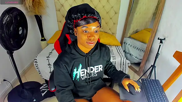 Snapshot of helena_copper_ chatting on November 30, 2025, 7:03 pm helena copper online show from November 30, 2025, 7:03 pm