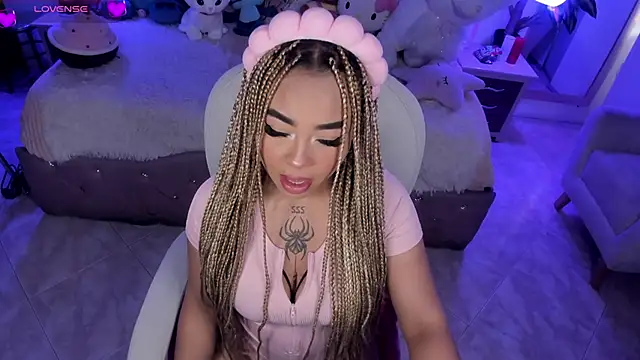 Snapshot of conny__curly chatting on March 18, 2025, 1:12 pm conny curly online show from March 18, 2025, 1:12 pm