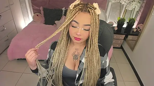 Snapshot of conny__curly chatting on September 26, 2025, 1:07 pm conny curly online show from September 26, 2025, 1:07 pm