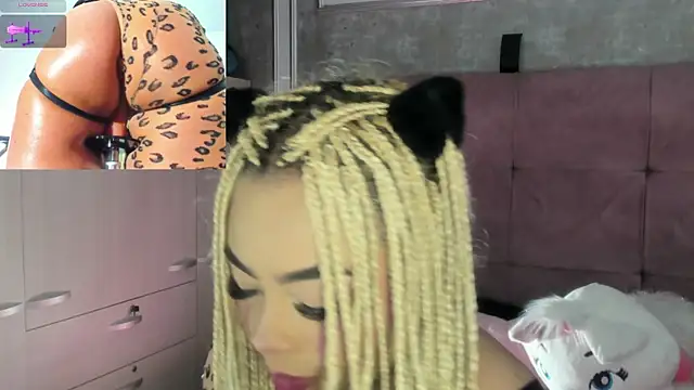 Snapshot of conny__curly chatting on April 22, 2026, 2:13 pm conny curly online show from April 22, 2026, 2:13 pm