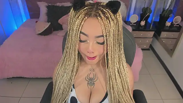 Snapshot of conny__curly chatting on October 2, 2025, 1:58 pm conny curly online show from October 2, 2025, 1:58 pm